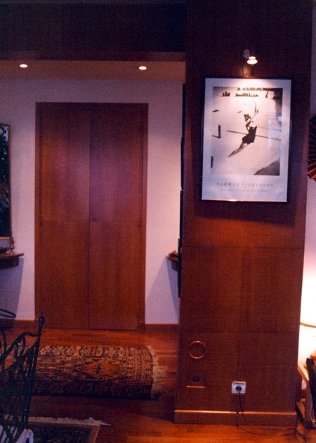 faux bois sur porte de placard et colonne