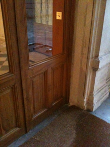 Avant et après: retouche porte